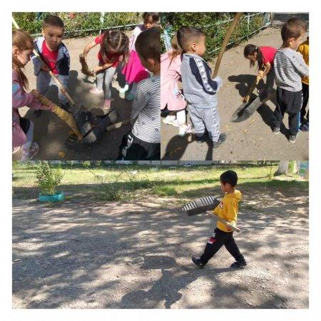 "Қарлығаш" ересек жас тобының серуен кезіндегі еңбек әрекеті