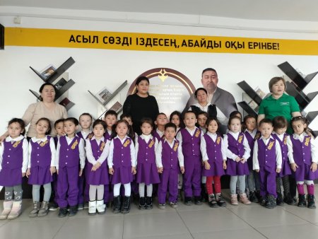 Бәйтерек" бөбекжай-бақшасының 2024-2025оқу жылының Бурыл орта мектебімен сабақтастық жұмыс жоспары бойынша мекттепке саяхат барысы.Тақырыбы:  "Мектеп білім ордасы" саяхат
